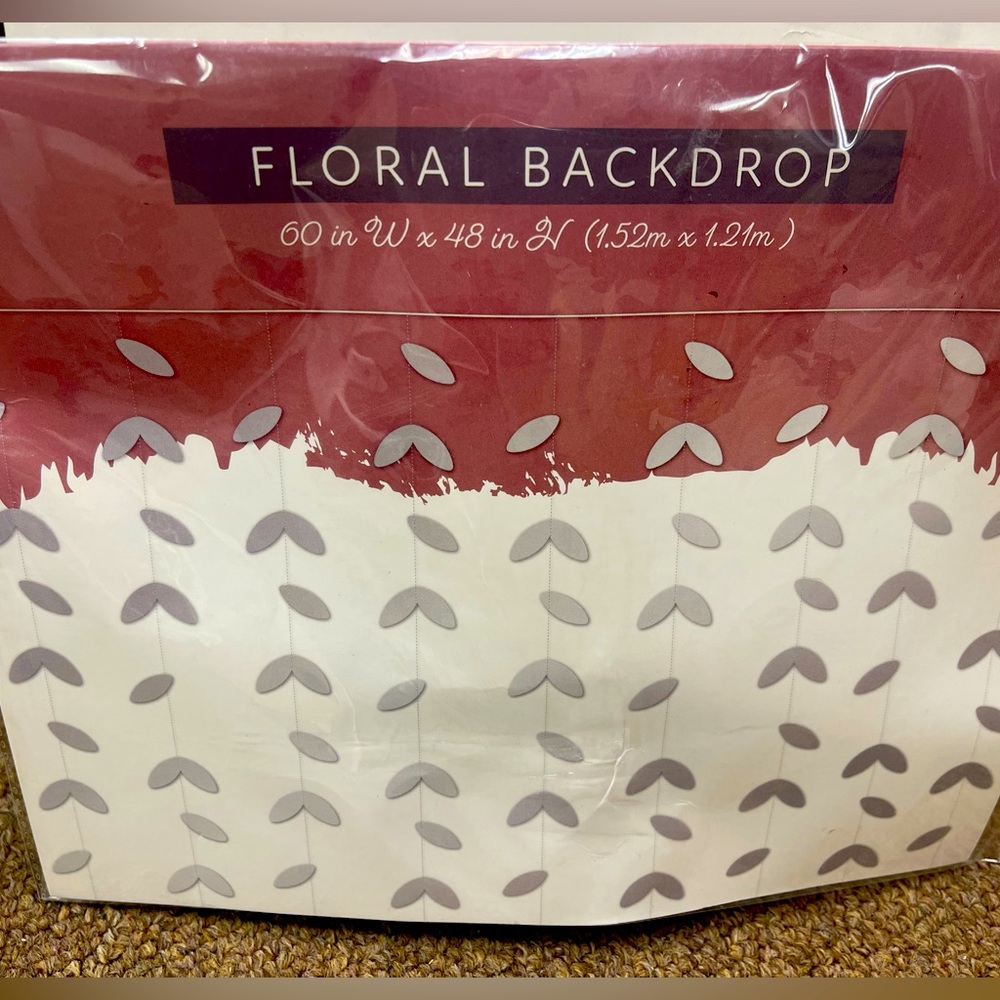 Set of 4 Silver Floral Backdrop Decor